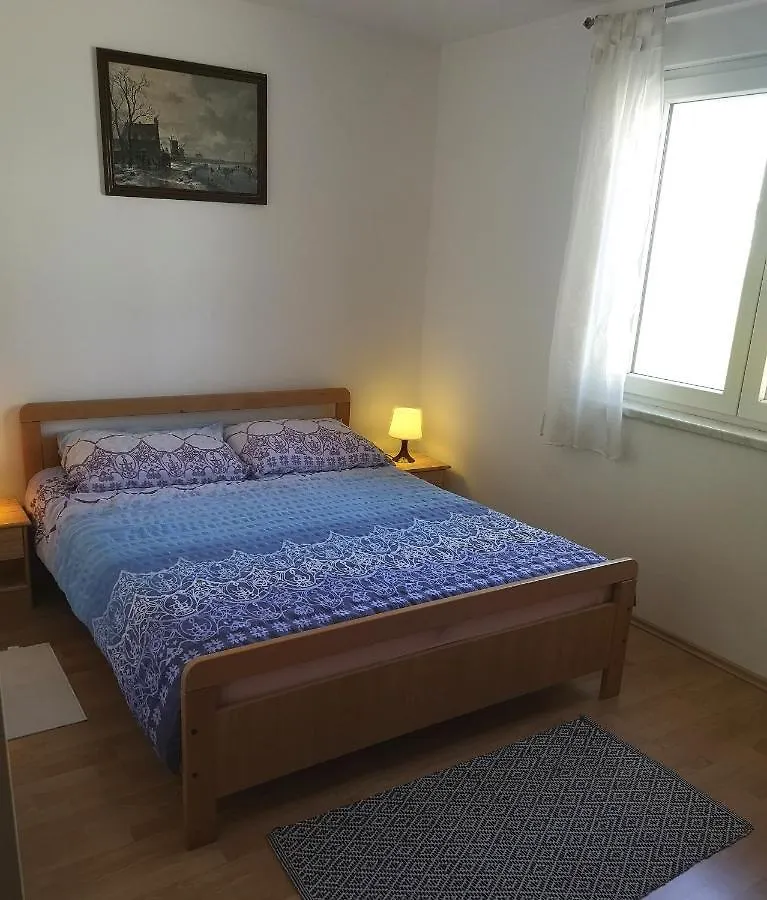 Apartment Vjera Liznjan